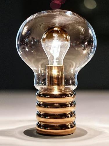 Настольная лампа Ingo Maurer BULB BRASS 1031000 - polished brass lamp | interior market Настольная лампа Ingo Maurer BULB BRASS 1031000 - polished brass lamp | interior market