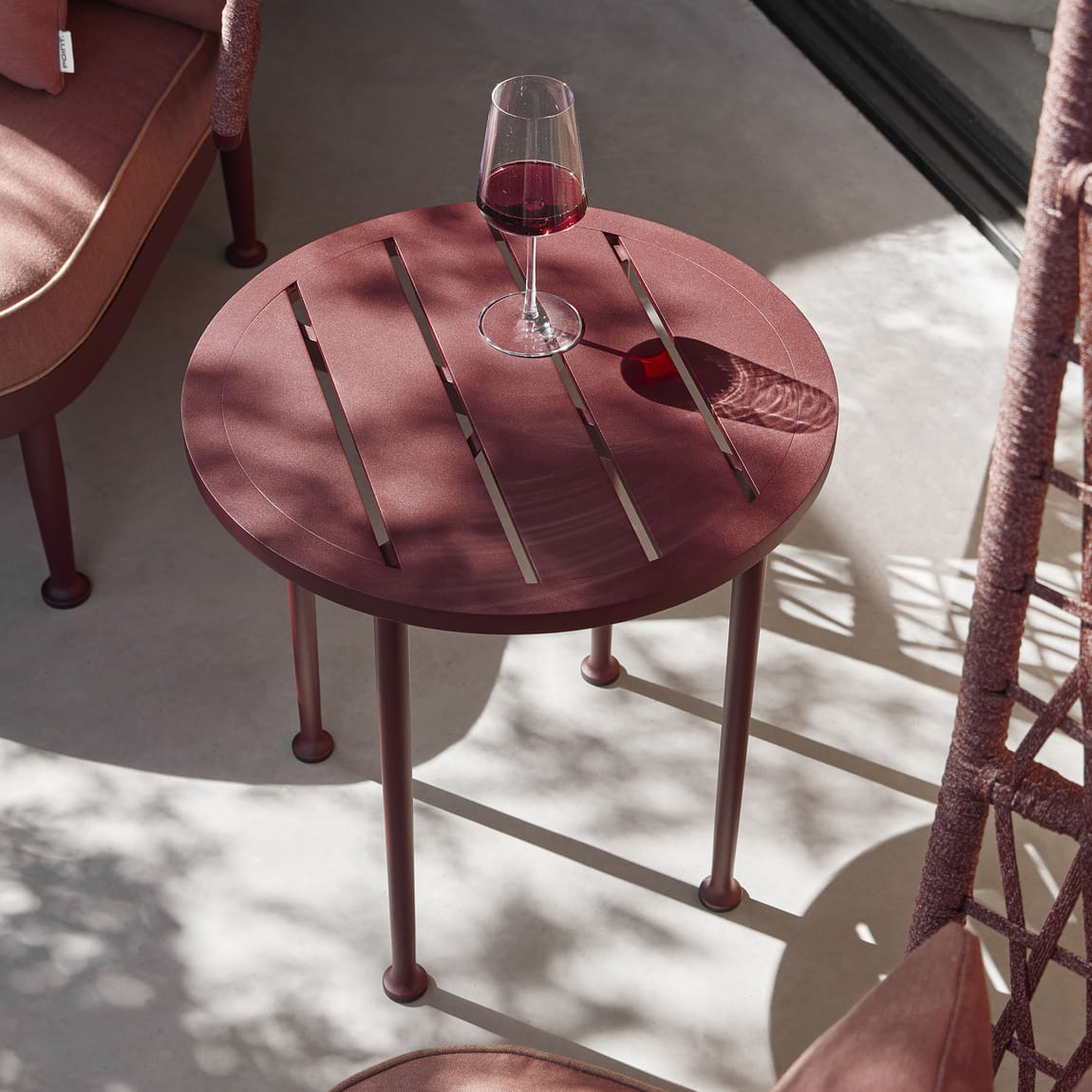 Кофейный столик для улицы Point1920 Curio | interior market