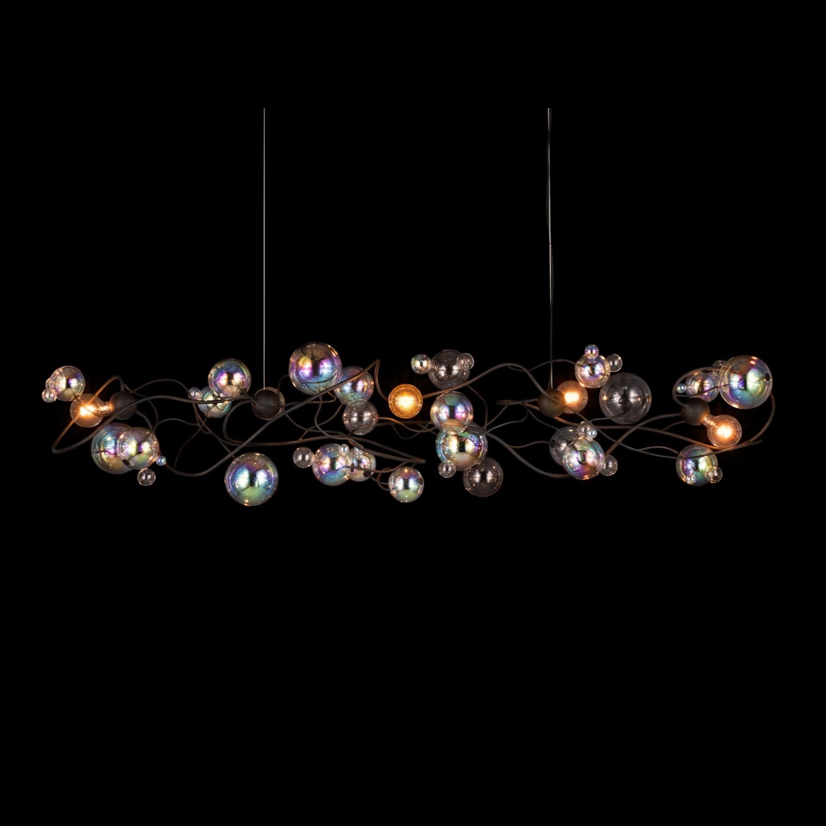 Потолочный светильник Brand Van Egmond Bubbles Flow Hanging Lamp Long | interior market Потолочный светильник Brand Van Egmond Bubbles Flow Hanging Lamp Long | interior market