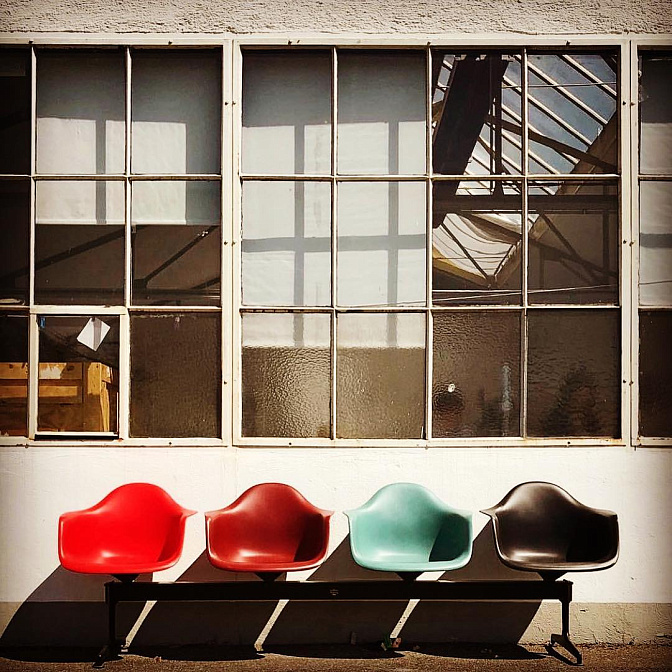 Офисное кресло Vitra Eames Plastic Chairs RE - фото-4 | interior market