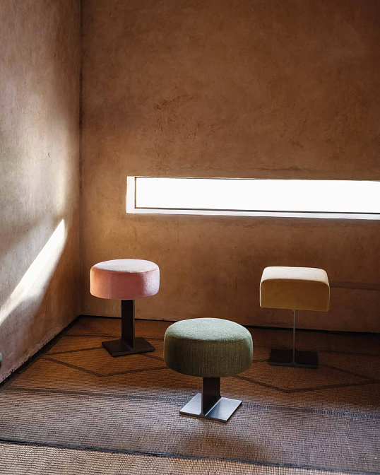 Пуф Tacchini Trono - фото-2 | interior market Пуф Tacchini Trono - фото-2 | interior market