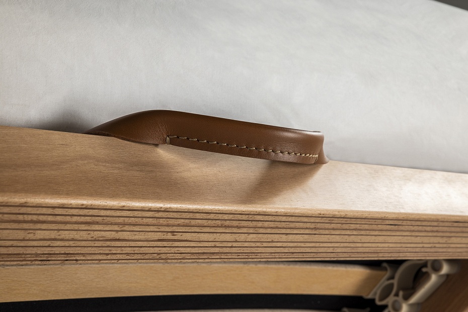 Кровать Poltrona frau Ferdinandea - фото-3 | interior market Кровать Poltrona frau Ferdinandea - фото-3 | interior market