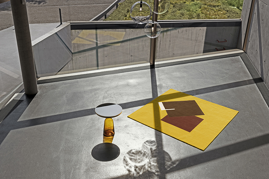 Журнальный столик Classicon Bell Side Table Brass - фото-2 | interior market
