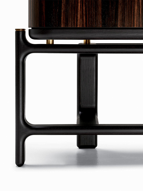 Шкаф Poltrona frau Duo - фото-4 | interior market Шкаф Poltrona frau Duo - фото-4 | interior market