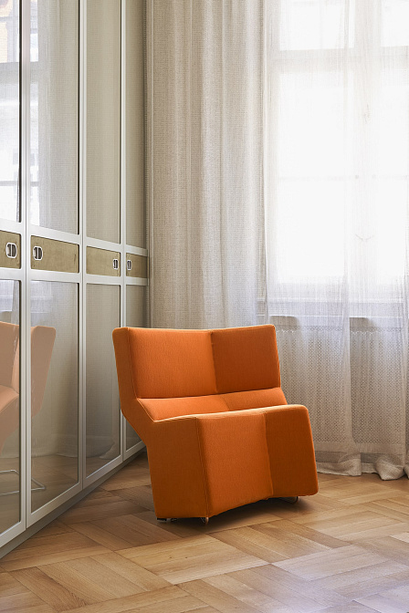 Кресло Classicon Chaos - фото-2 | interior market