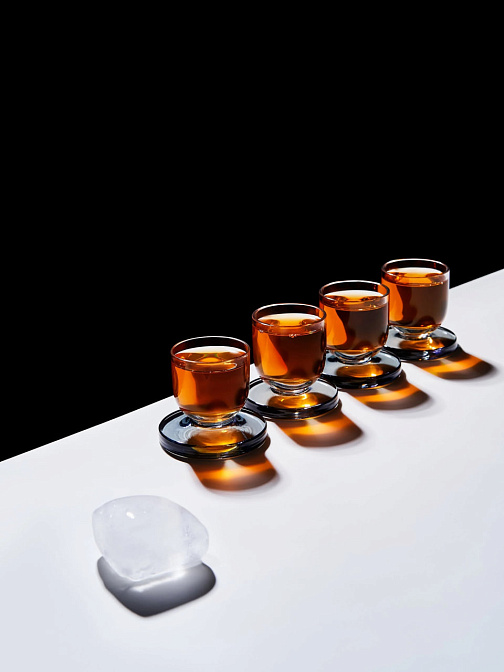 Набор рюмок Tom Dixon Puck Shot Glasses Set - фото-2 | interior market