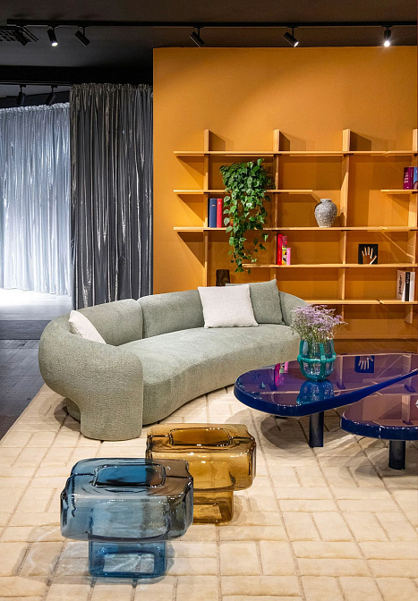 Журнальный столик Cassina Fluid Joinery - фото-3 | interior market